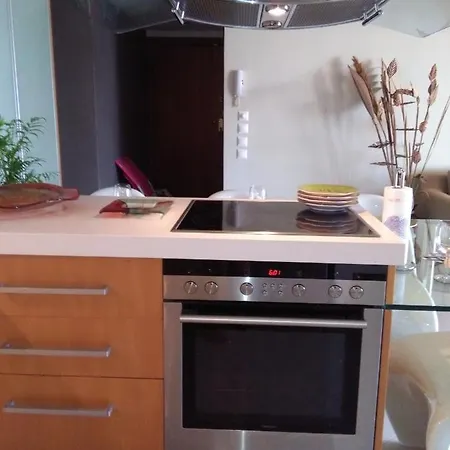 Luxury In Front Of The Sea In דירה
