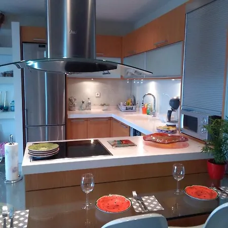 Luxury In Front Of The Sea In אגיה טריאדה