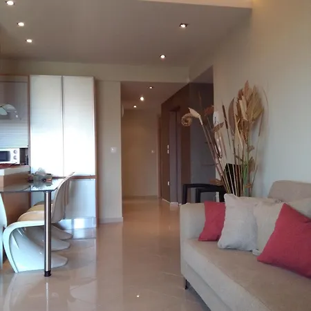 Luxury In Front Of The Sea In דירה