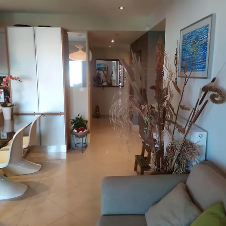 Luxury In Front Of The Sea In Διαμέρισμα *