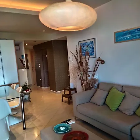 Luxury In Front Of The Sea In אגיה טריאדה