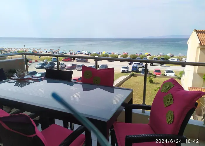 Luxury In Front Of The Sea In *